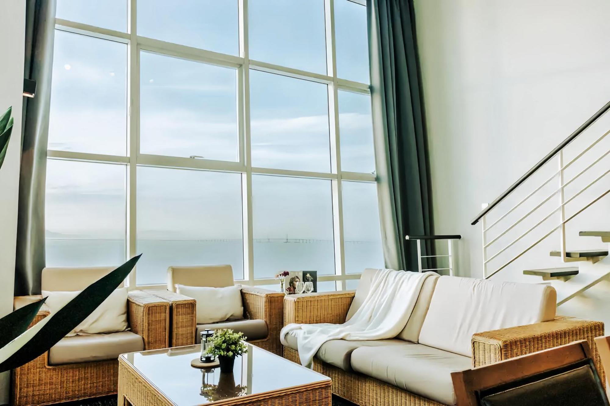 Maritime Seaview Suites Penang George Town Exterior photo